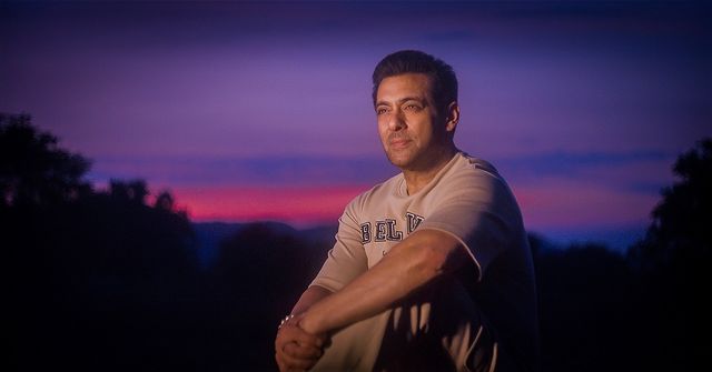 salman khan in mid night photo